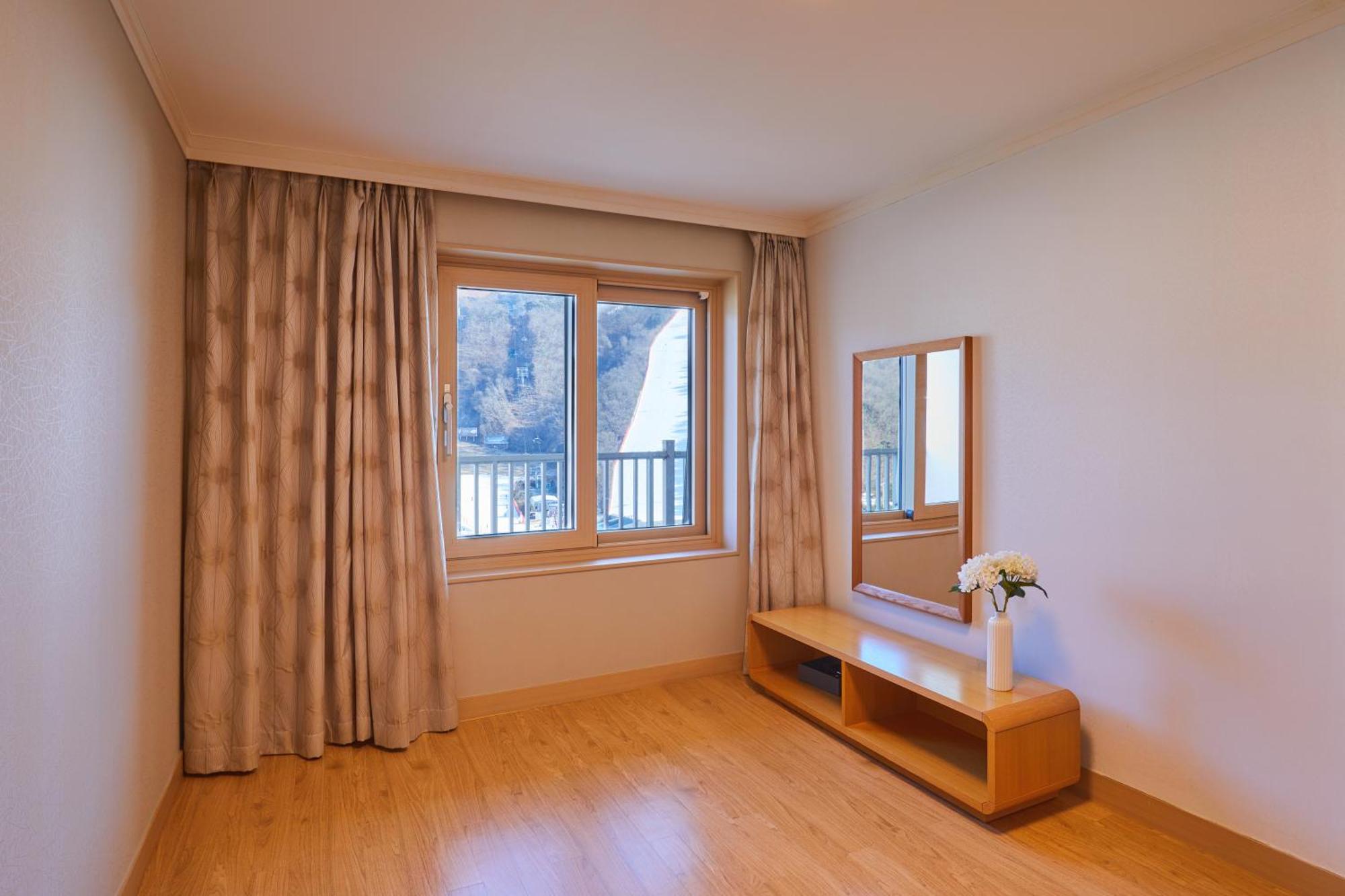 Vivaldipark Hotel Hongcheon Exterior photo